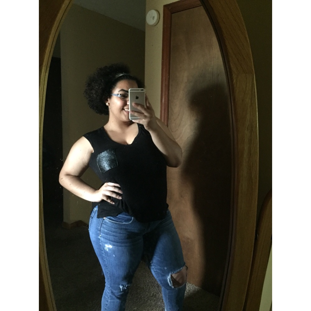 Meet your Posher, Vicktoria